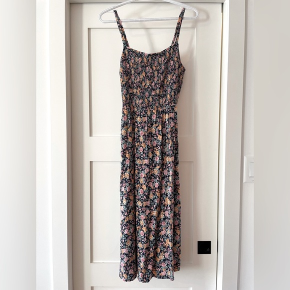 Old Navy Floral Smocked Midi Dress - Picture 1 of 4
